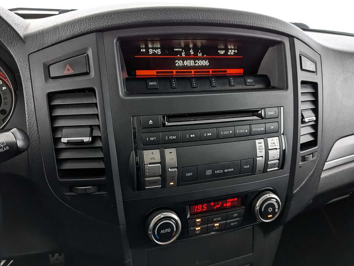 Купить Mitsubishi Pajero с пробегом. Фото: #20