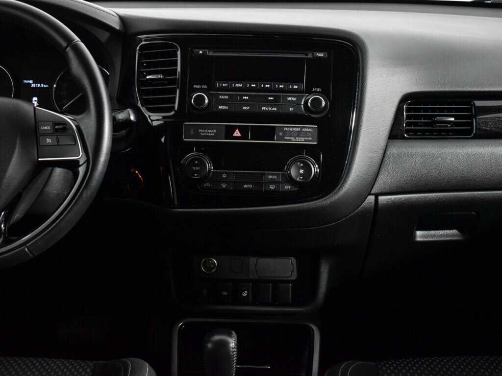 Купить Mitsubishi Outlander с пробегом. Фото: #14