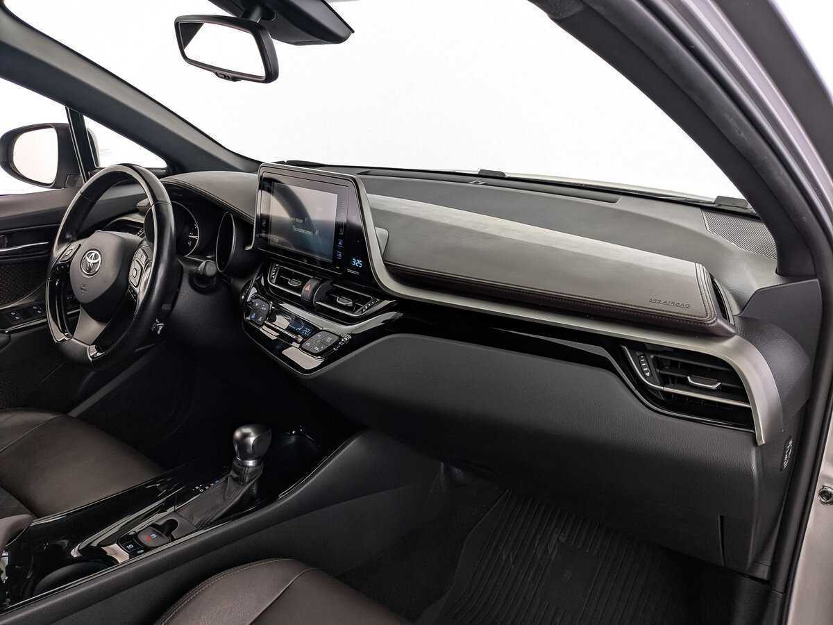 Купить Toyota C-HR с пробегом. Фото: #12