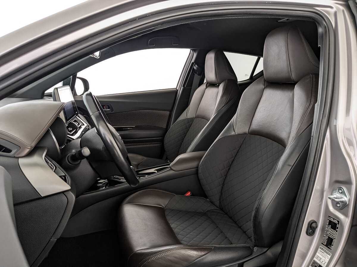 Купить Toyota C-HR с пробегом. Фото: #19