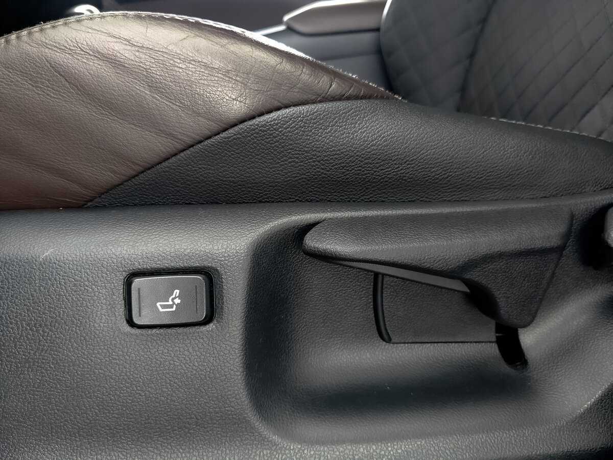 Купить Toyota C-HR с пробегом. Фото: #28