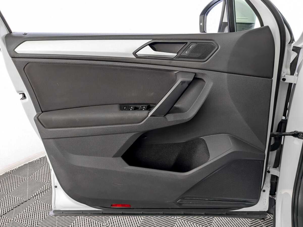 Купить Volkswagen Tiguan с пробегом. Фото: #18