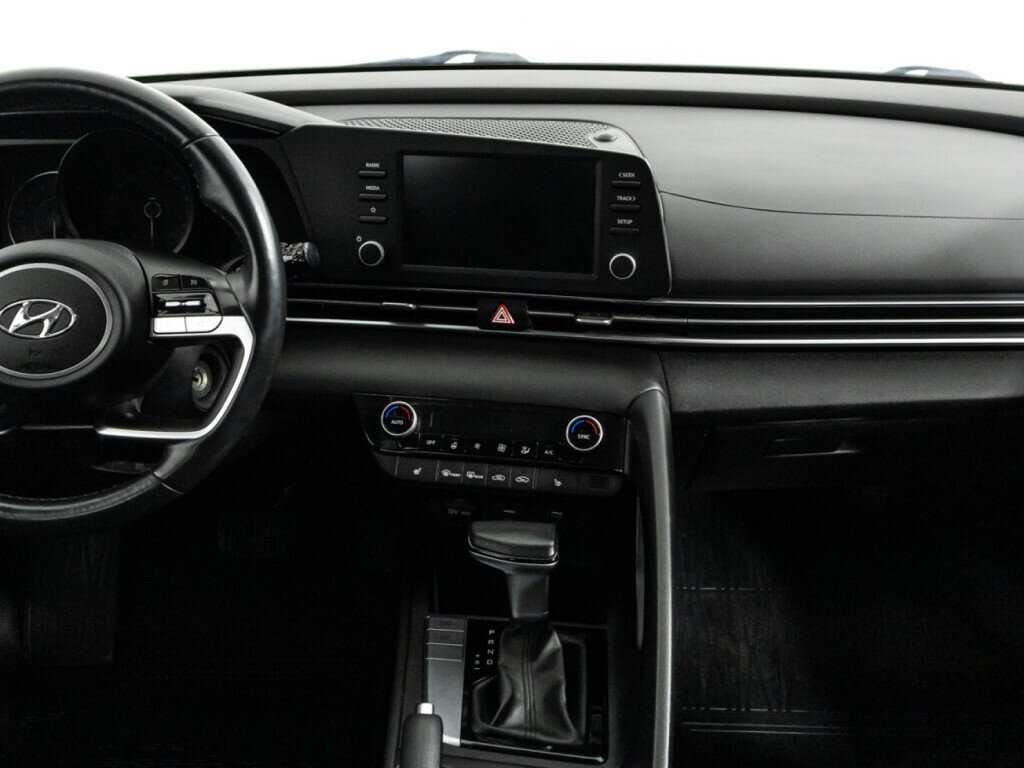 Купить Hyundai Elantra с пробегом. Фото: #13