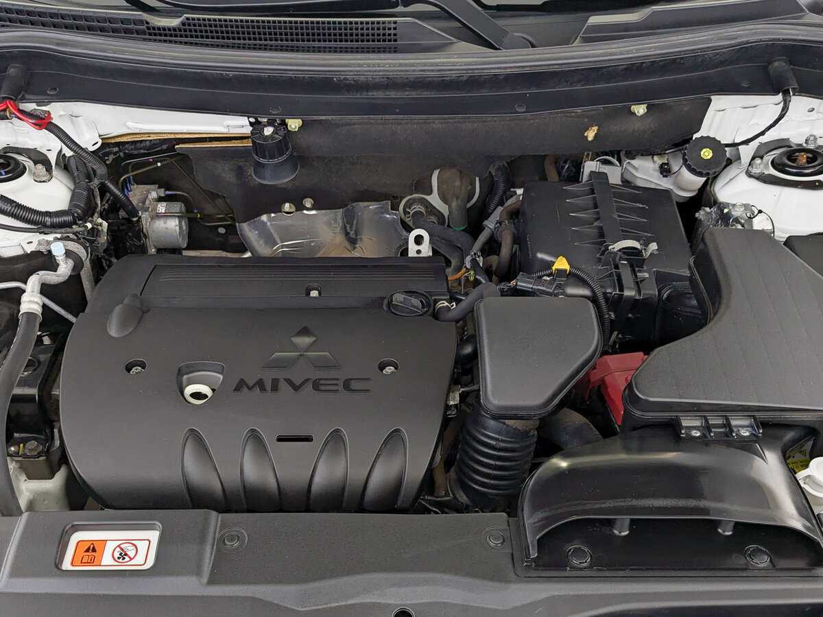 Купить Mitsubishi Outlander с пробегом. Фото: #8