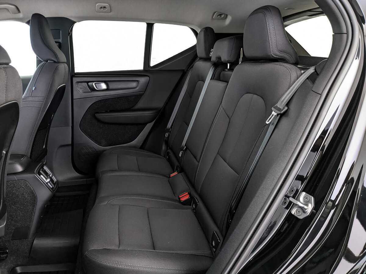 Купить Volvo XC40 с пробегом. Фото: #17