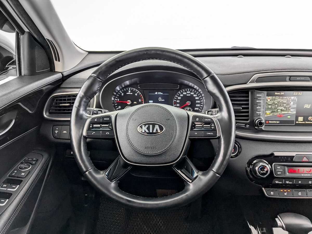 Купить Kia Sorento с пробегом. Фото: #21