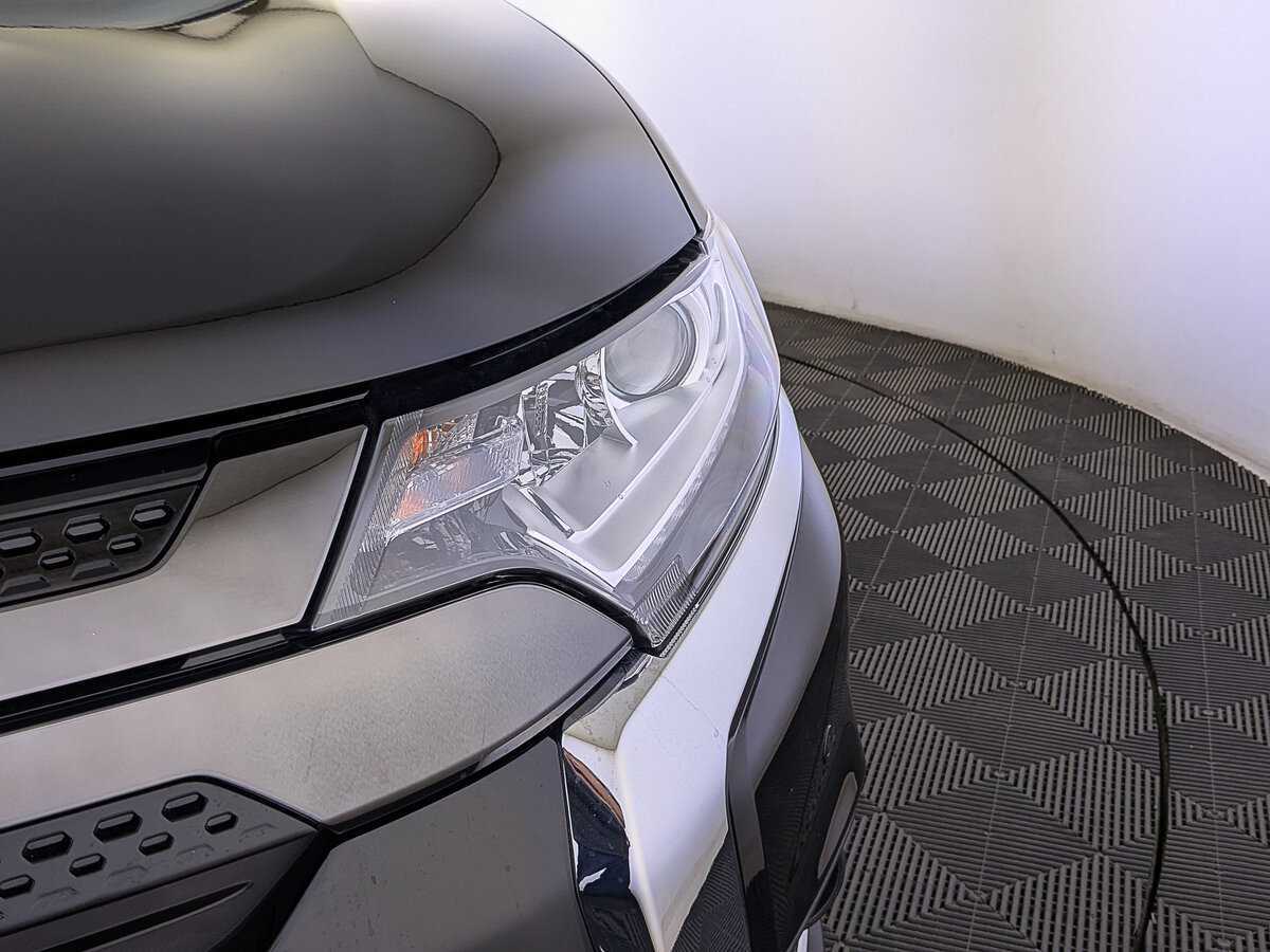 Купить Mitsubishi Outlander с пробегом. Фото: #10