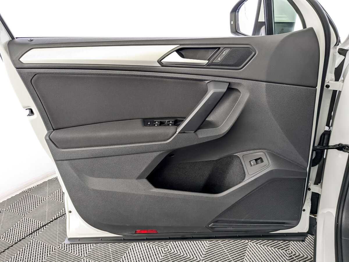 Купить Volkswagen Tiguan с пробегом. Фото: #18