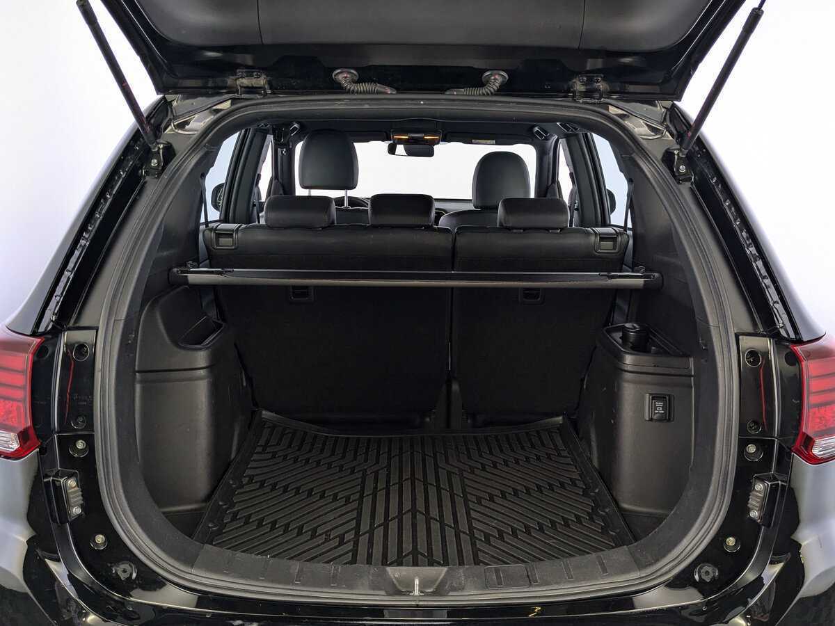 Купить Mitsubishi Outlander с пробегом. Фото: #9