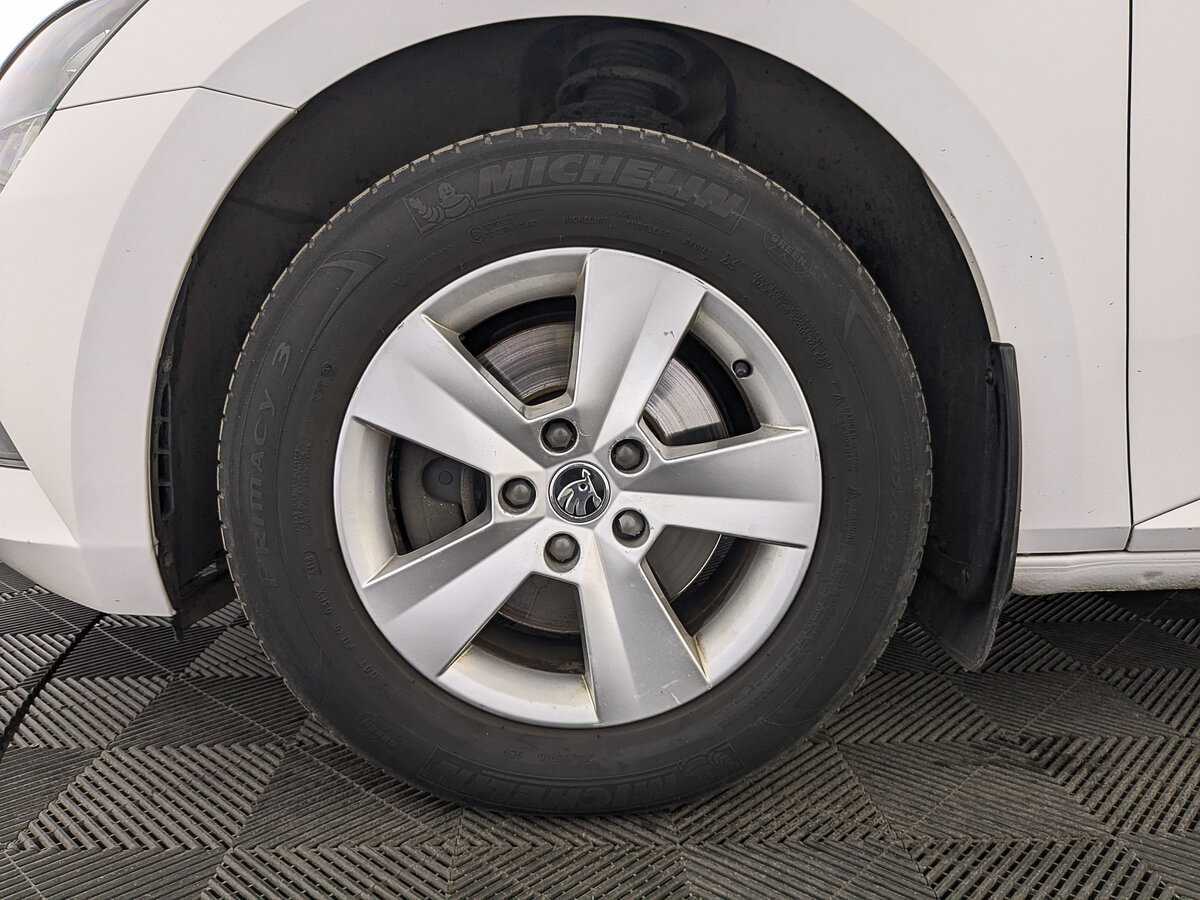 Купить Skoda Superb с пробегом. Фото: #11