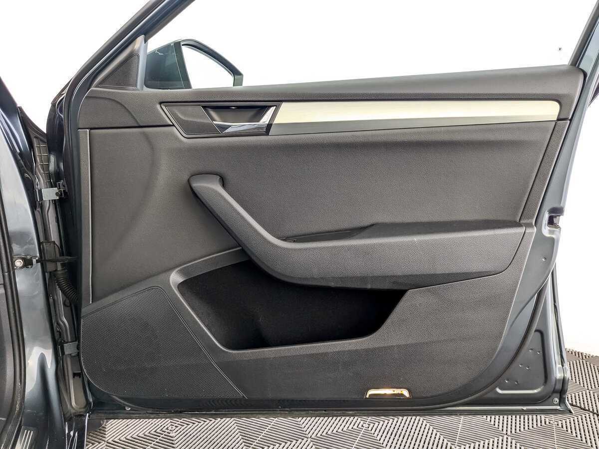 Купить Skoda Superb с пробегом. Фото: #21