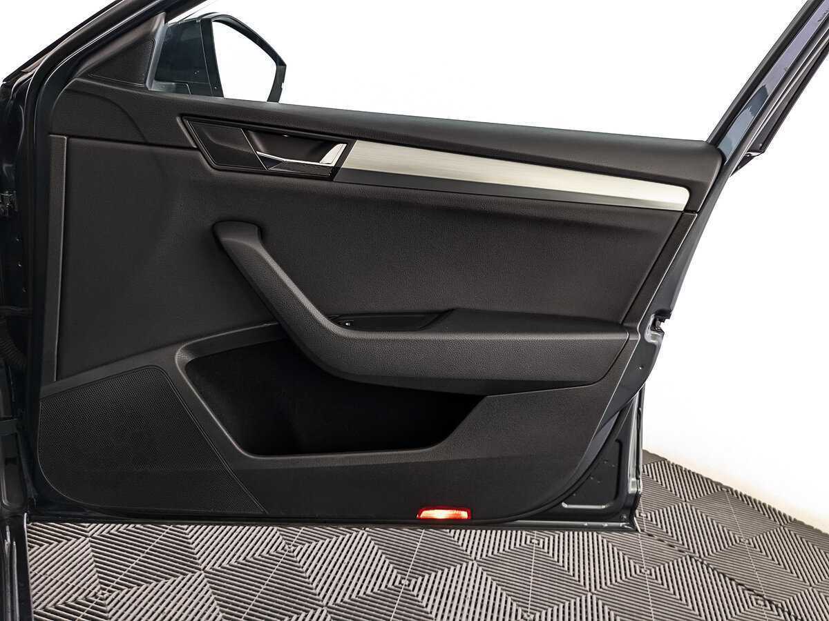 Купить Skoda Superb с пробегом. Фото: #22