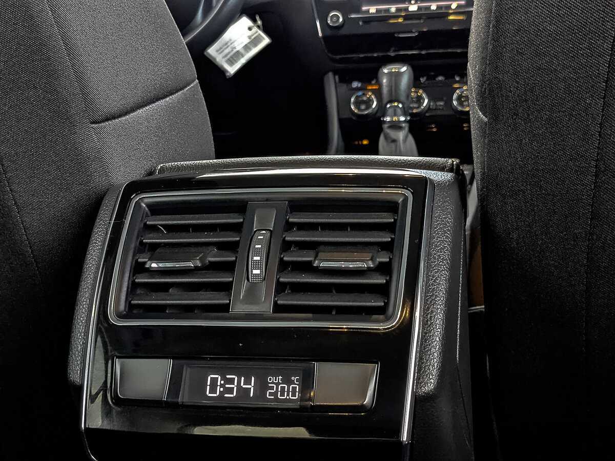 Купить Skoda Superb с пробегом. Фото: #23