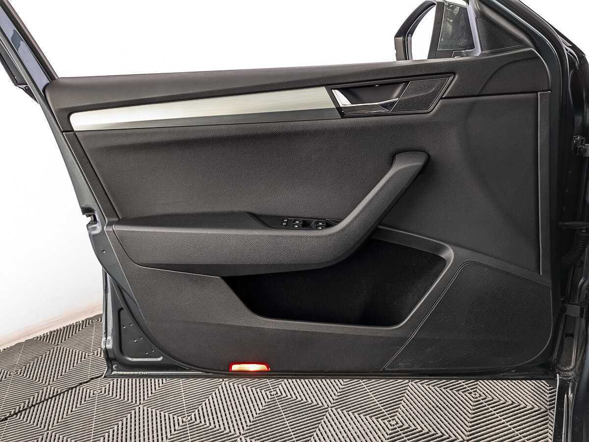 Купить Skoda Superb с пробегом. Фото: #17