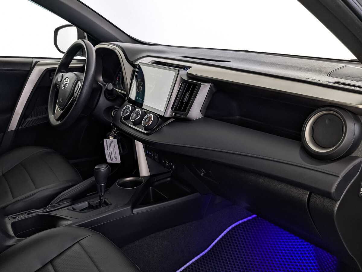 Купить Toyota RAV4 с пробегом. Фото: #12