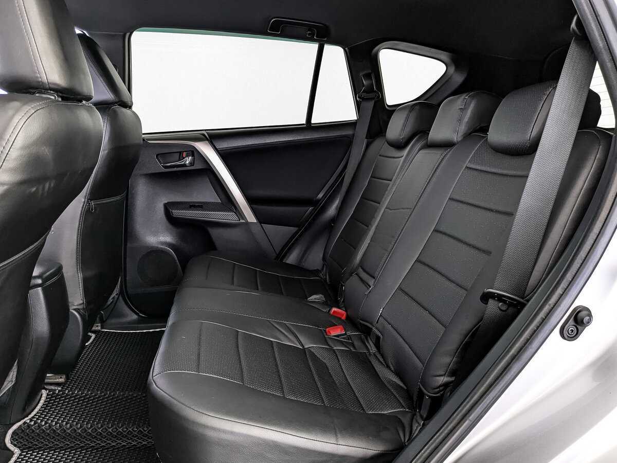 Купить Toyota RAV4 с пробегом. Фото: #17