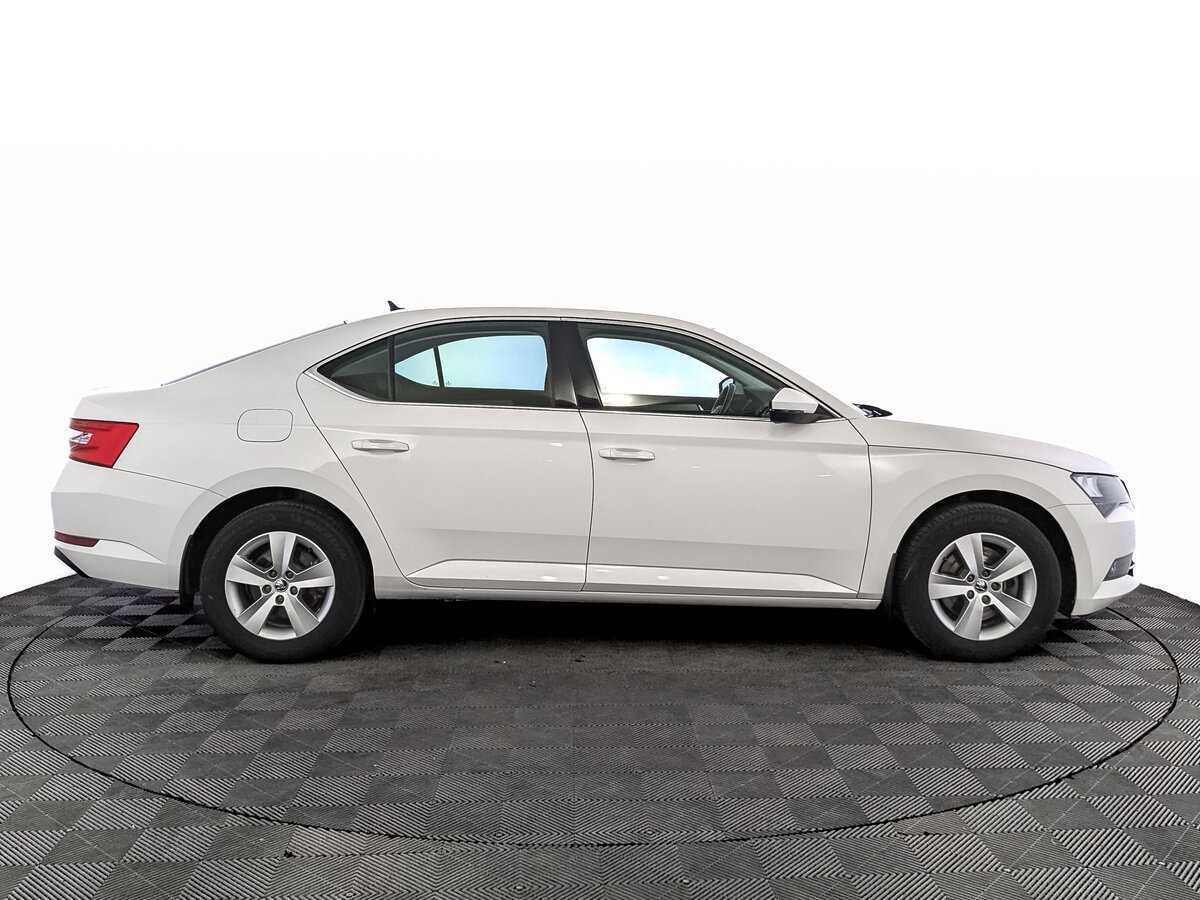 Купить Skoda Superb с пробегом. Фото: #3