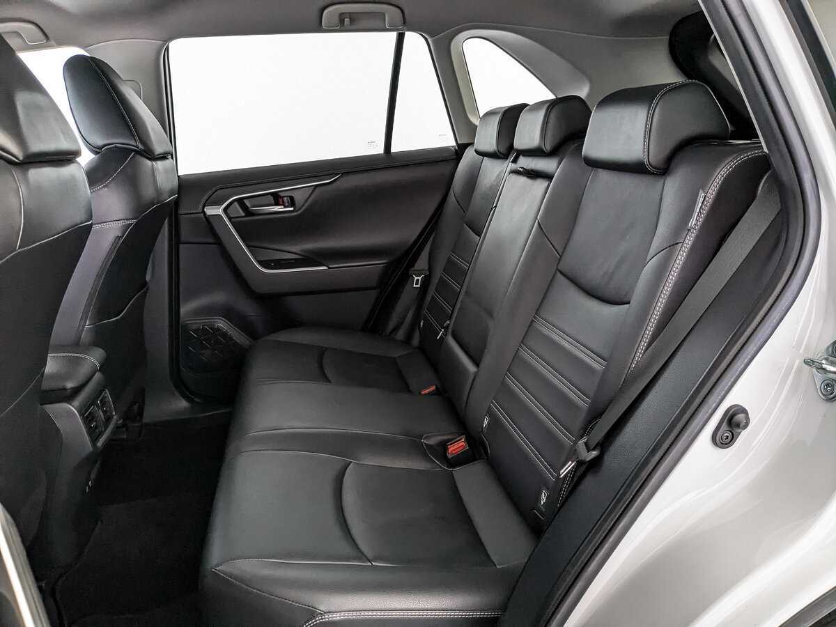 Купить Toyota RAV4 с пробегом. Фото: #17