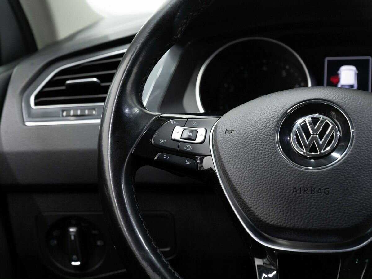 Купить Volkswagen Tiguan с пробегом. Фото: #15