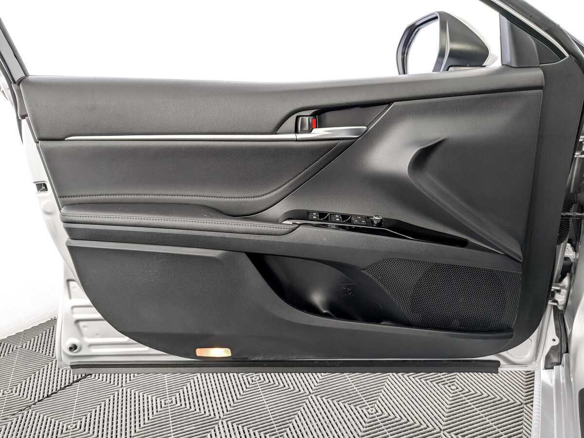 Купить Toyota Camry с пробегом. Фото: #15