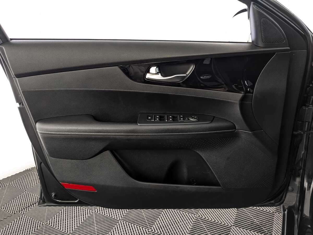 Купить Kia Cerato с пробегом. Фото: #18