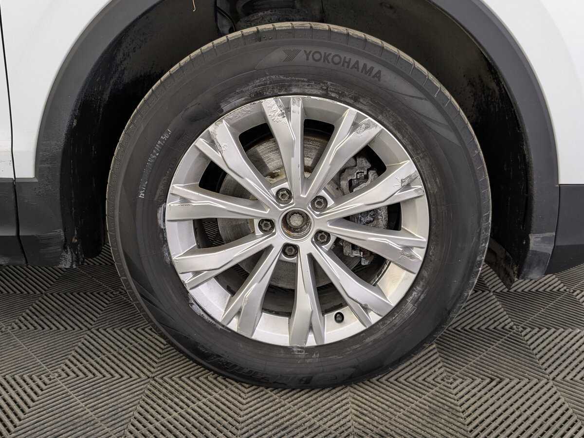 Купить Volkswagen Tiguan с пробегом. Фото: #11
