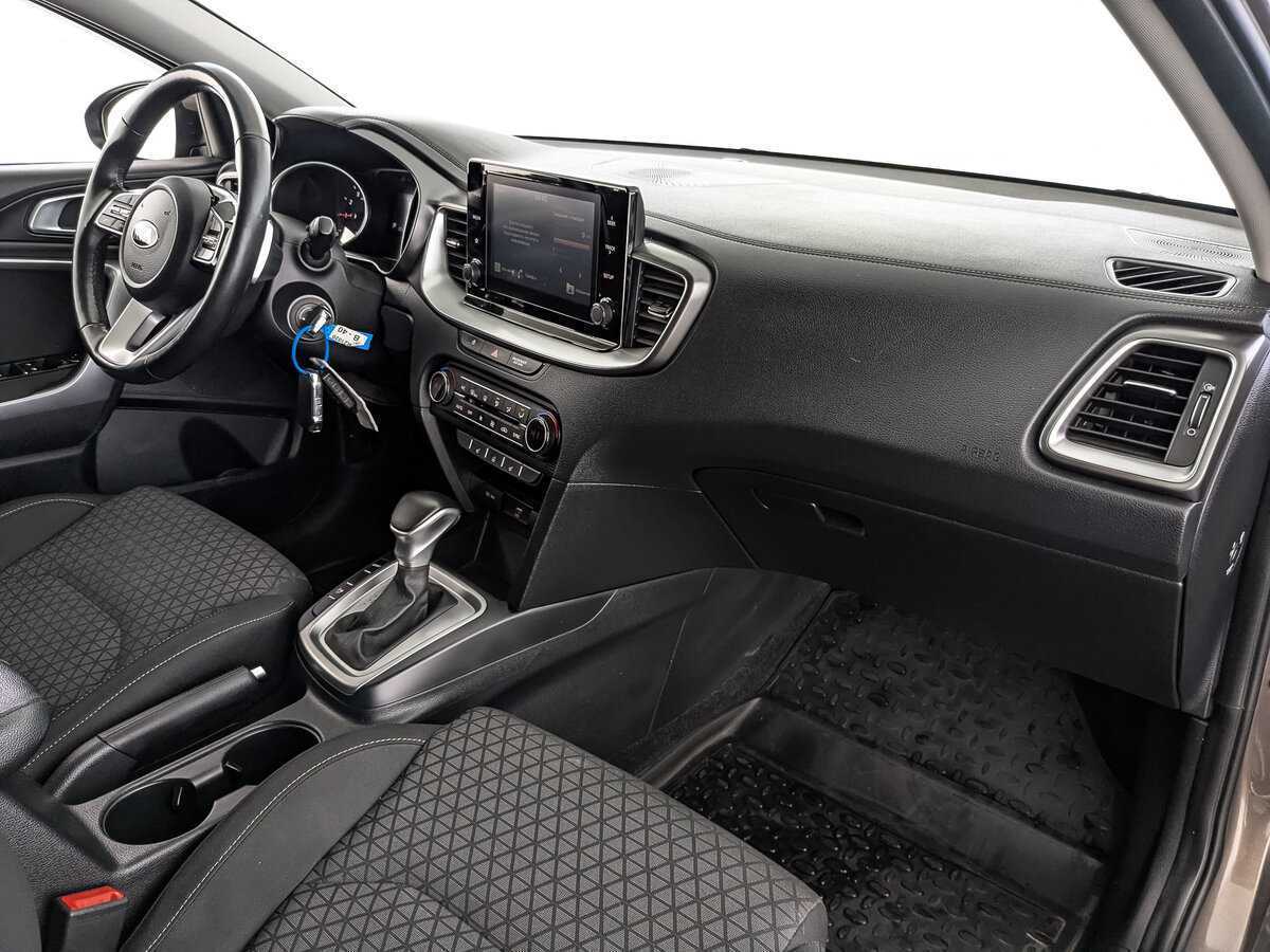 Купить Kia Ceed с пробегом. Фото: #12
