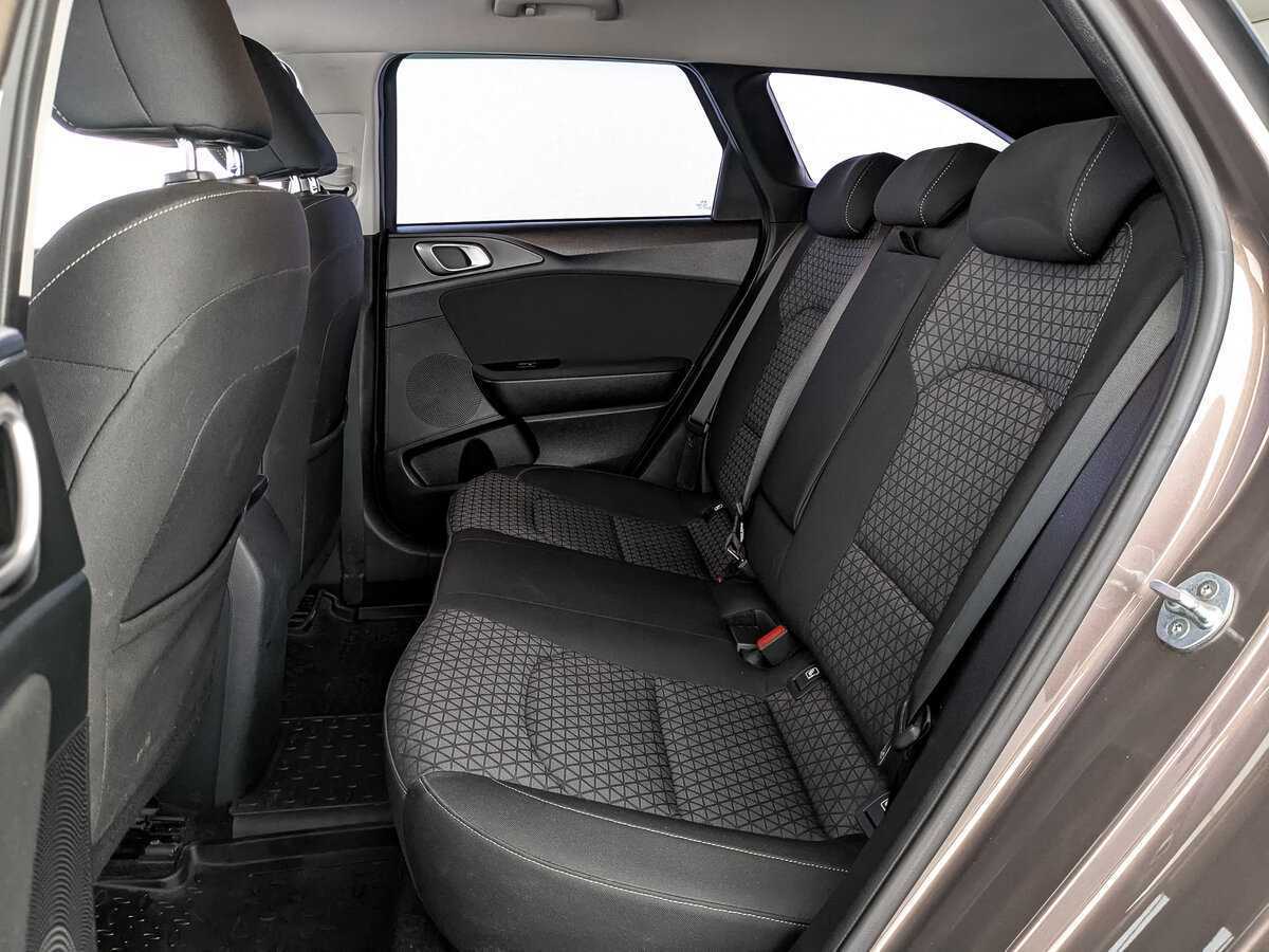 Купить Kia Ceed с пробегом. Фото: #17