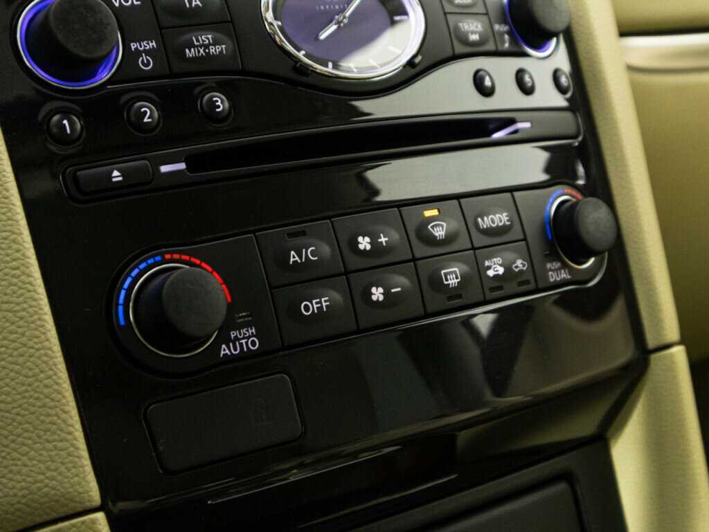 Купить Infiniti FX с пробегом. Фото: #15