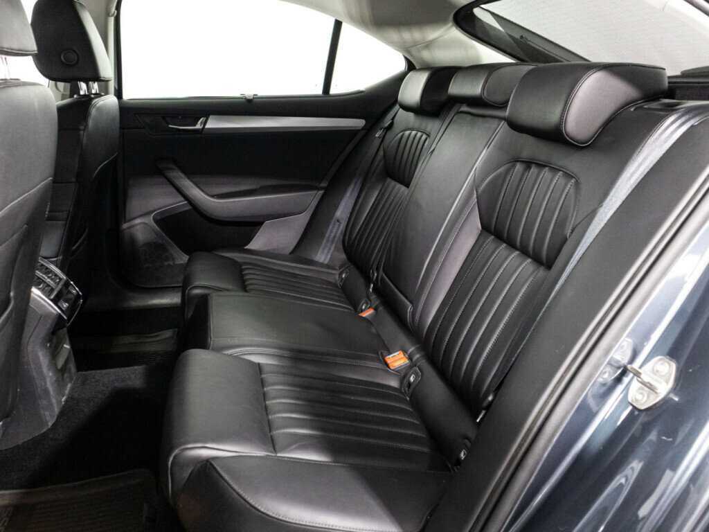 Купить Skoda Superb с пробегом. Фото: #9