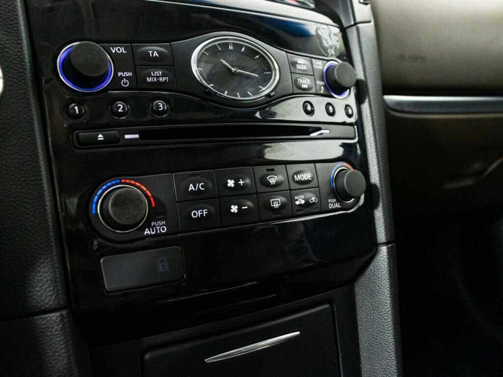 Купить Infiniti FX с пробегом. Фото: #18