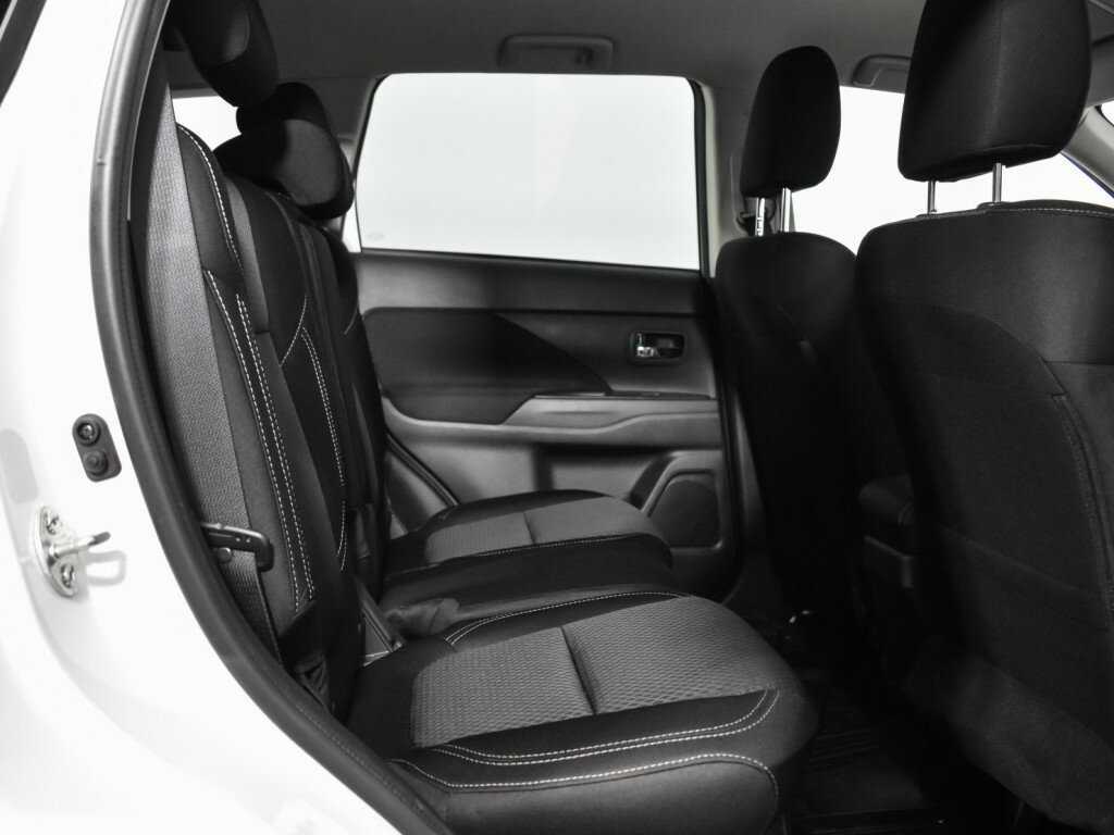 Купить Mitsubishi Outlander с пробегом. Фото: #9