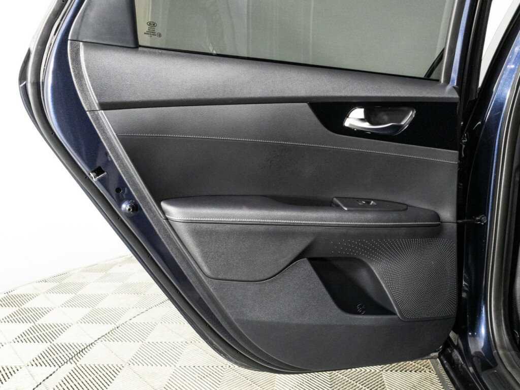 Купить Kia Cerato с пробегом. Фото: #27