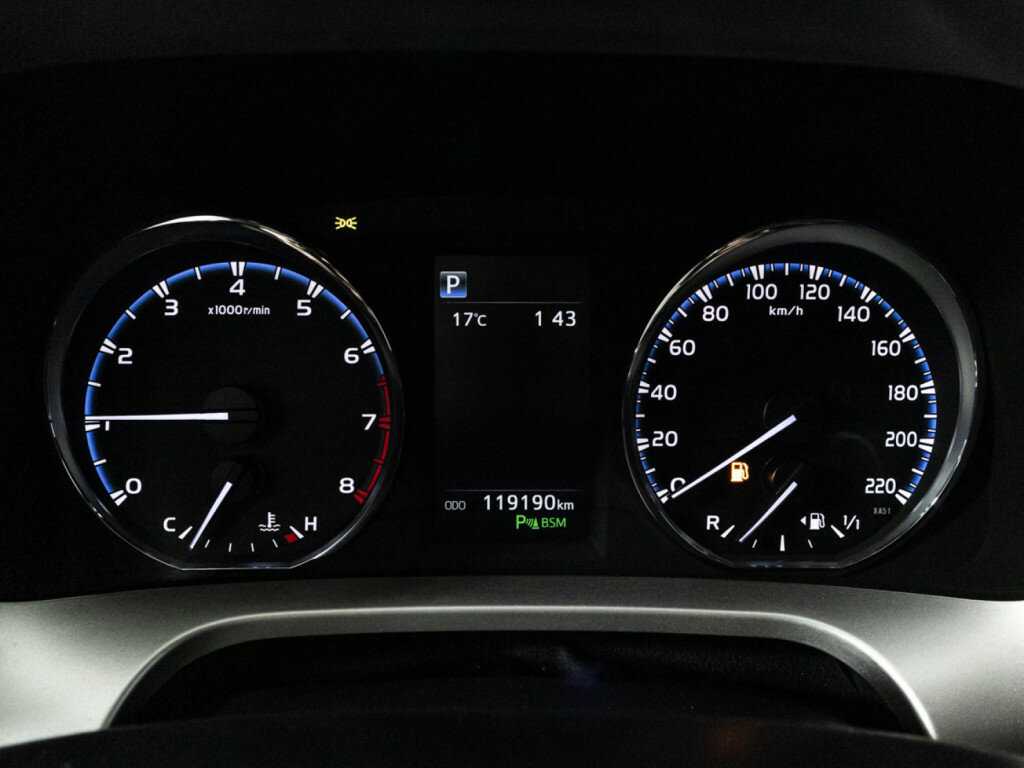 Купить Toyota RAV4 с пробегом. Фото: #11