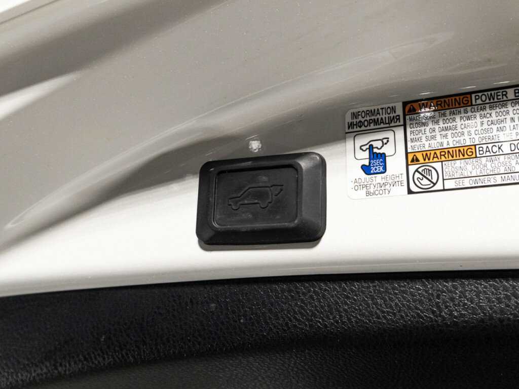 Купить Toyota RAV4 с пробегом. Фото: #15