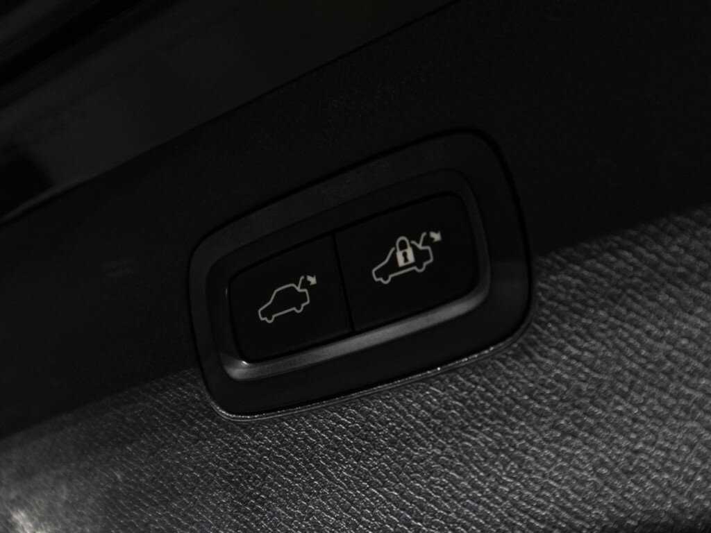 Купить Volvo XC90 с пробегом. Фото: #13