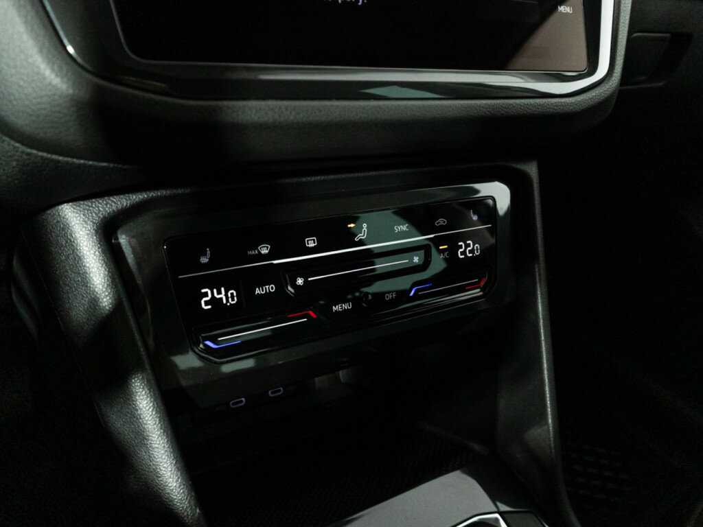 Купить Volkswagen Tiguan с пробегом. Фото: #18