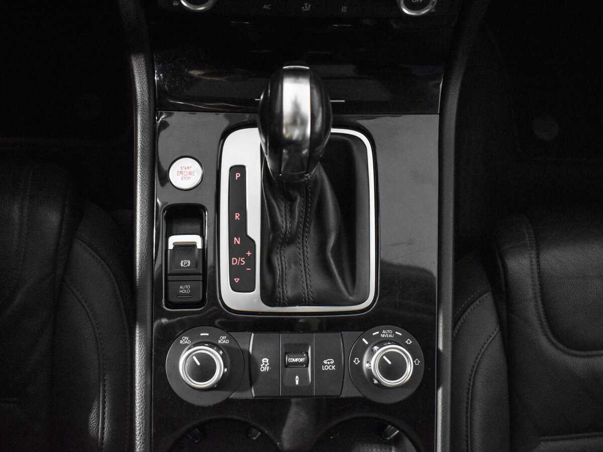Купить Volkswagen Touareg с пробегом. Фото: #7
