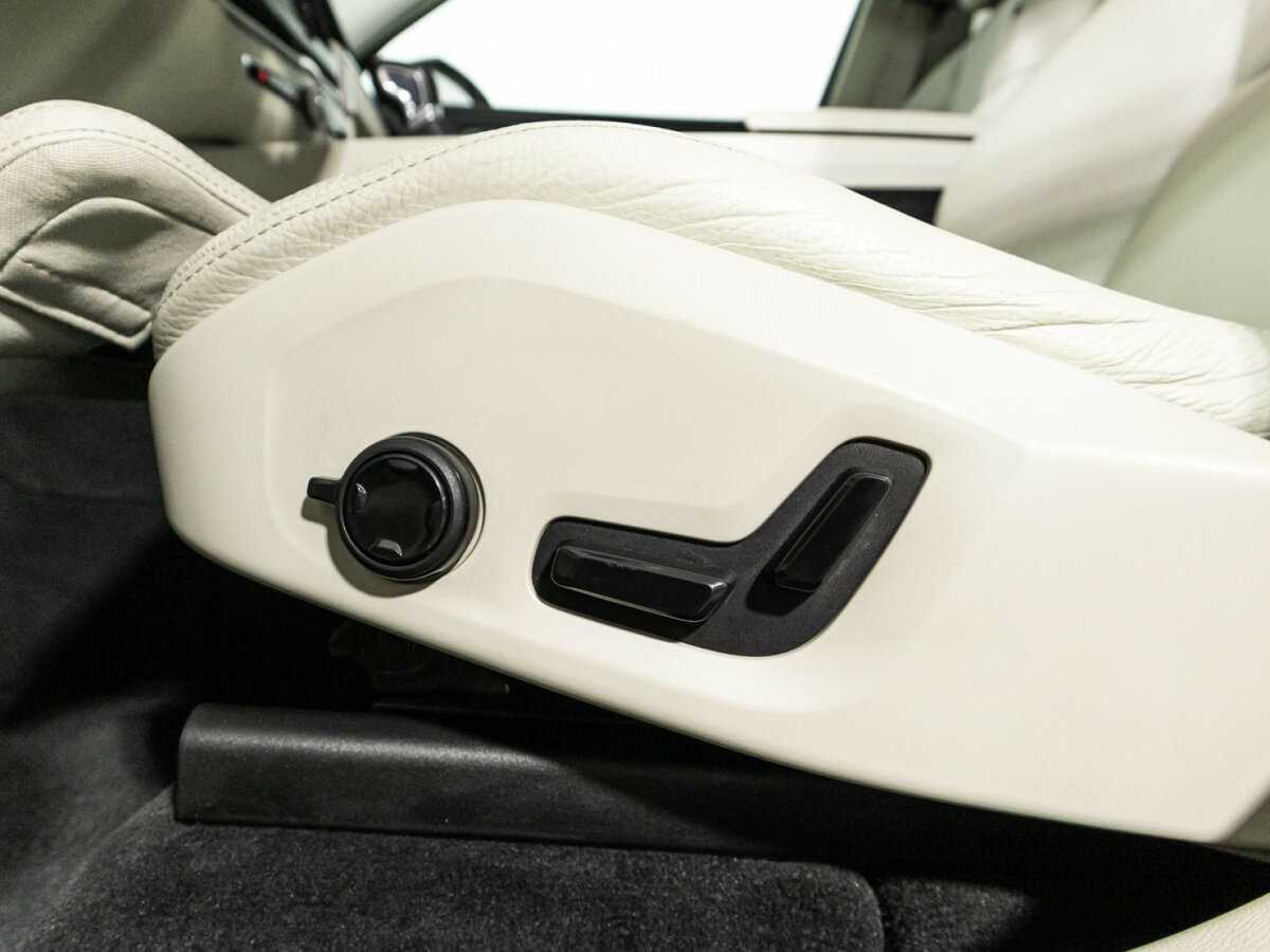 Купить Volvo XC60 с пробегом. Фото: #16
