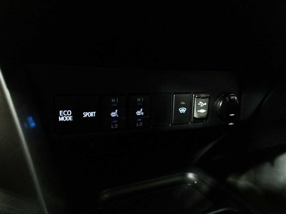 Купить Toyota RAV4 с пробегом. Фото: #17