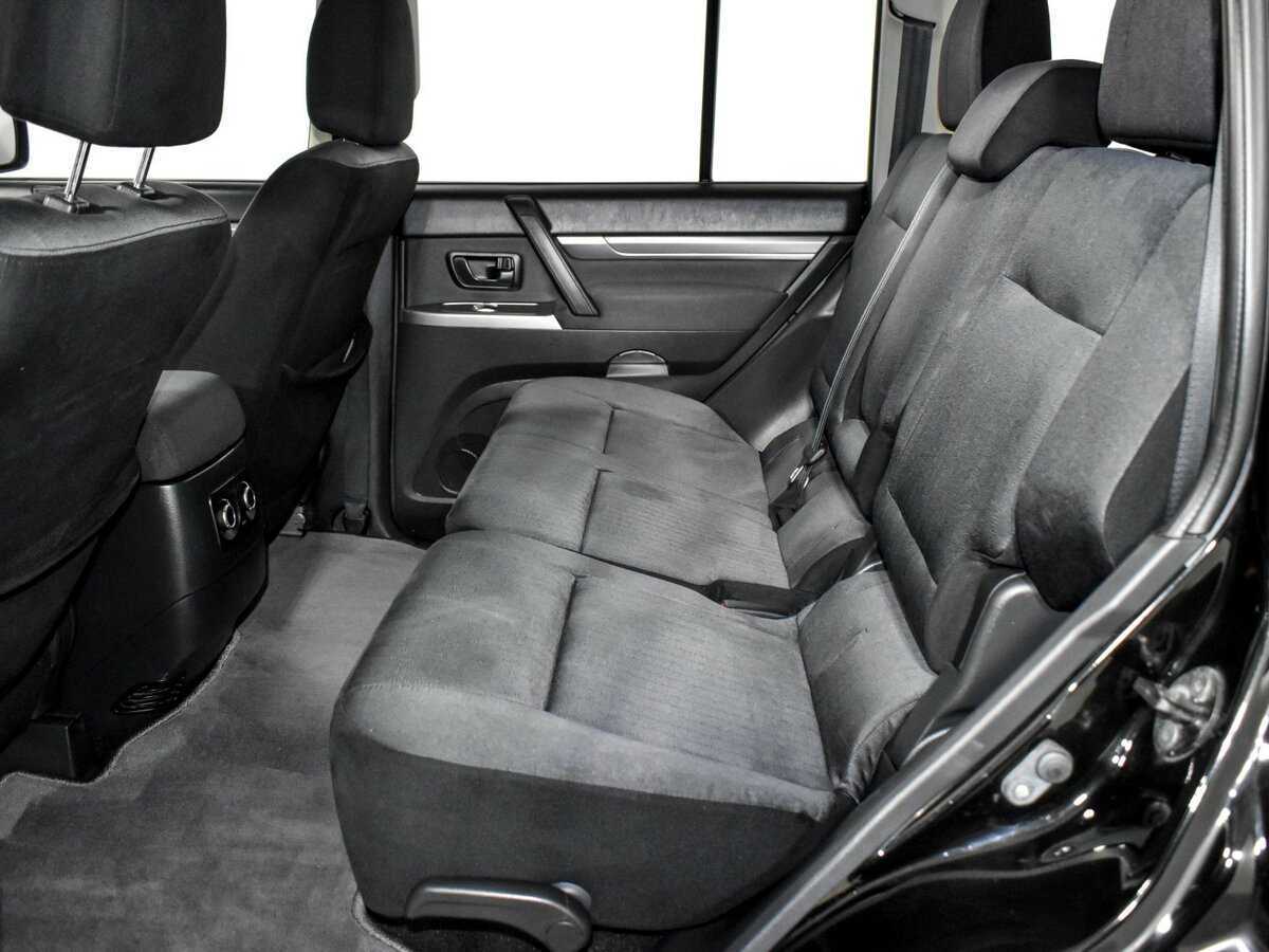 Купить Mitsubishi Pajero с пробегом. Фото: #7