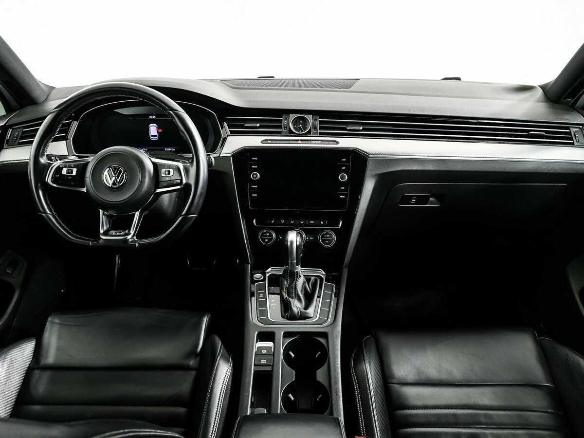 Купить Volkswagen Passat с пробегом. Фото: #10