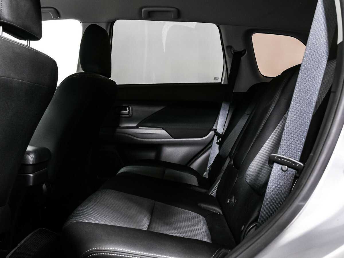 Купить Mitsubishi Outlander с пробегом. Фото: #12