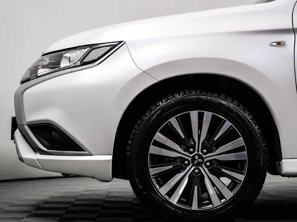 Купить Mitsubishi Outlander с пробегом. Фото: #17