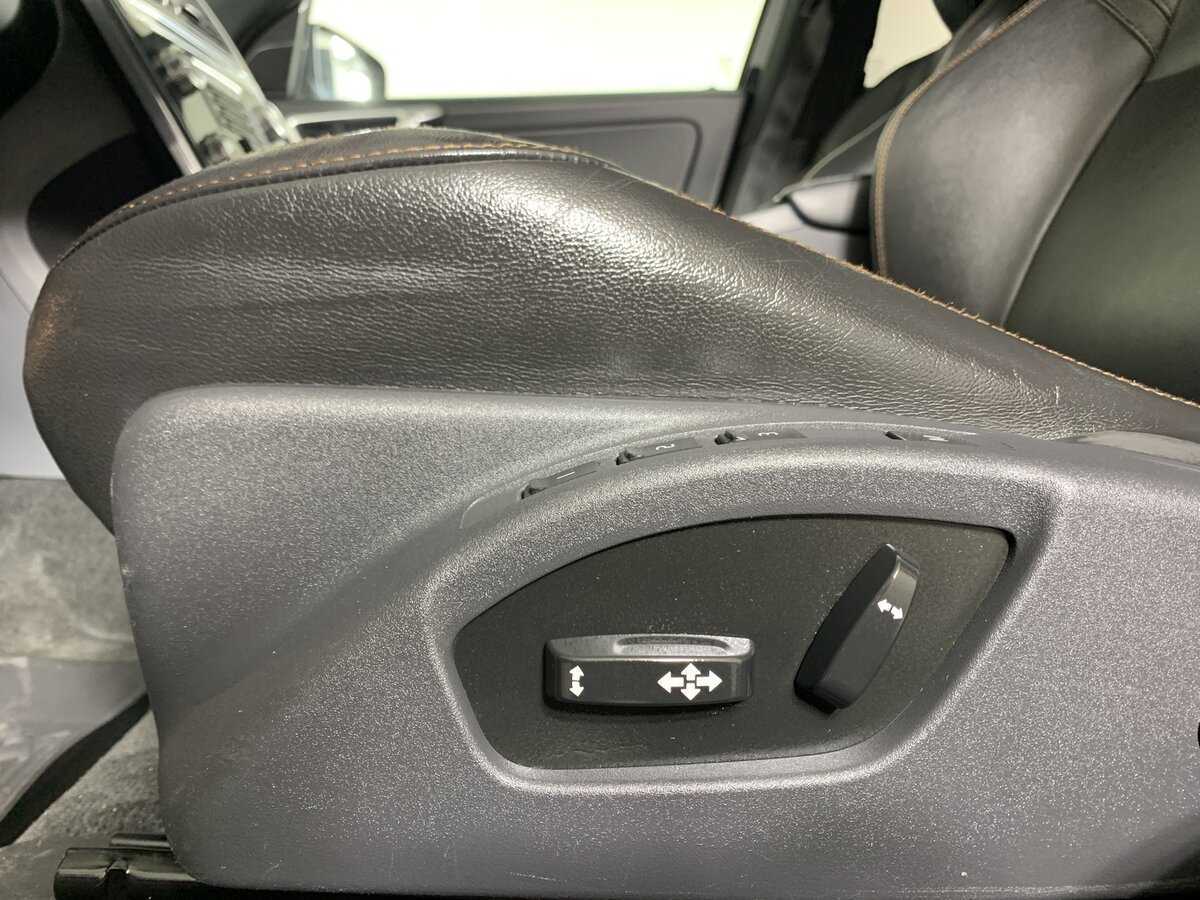 Купить Volvo XC60 с пробегом. Фото: #16