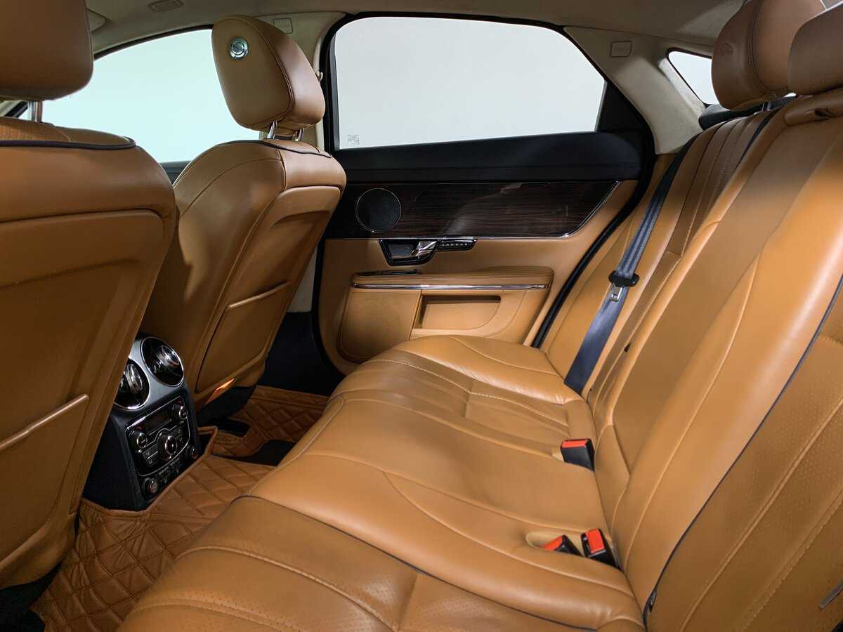 Купить Jaguar XJ с пробегом. Фото: #19