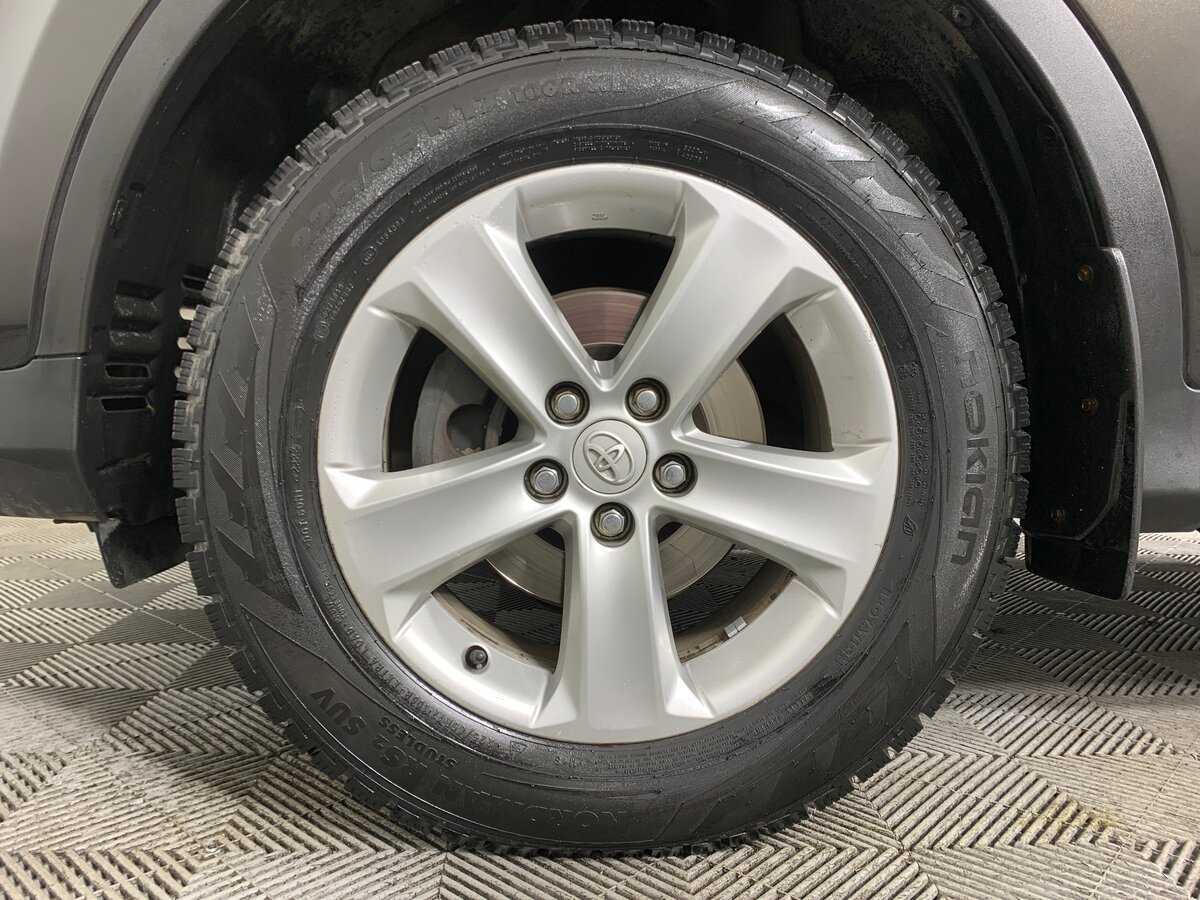 Купить Toyota RAV4 с пробегом. Фото: #8