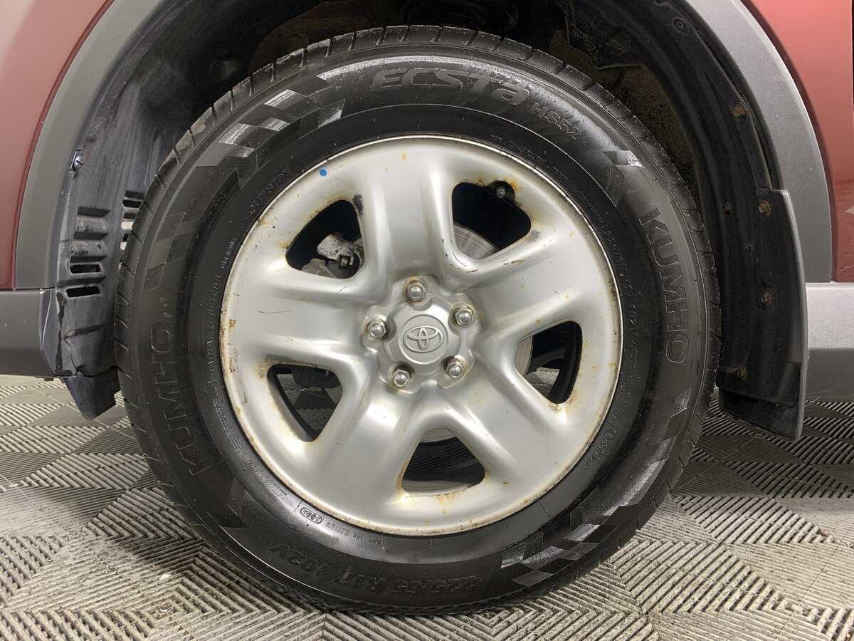 Купить Toyota RAV4 с пробегом. Фото: #8