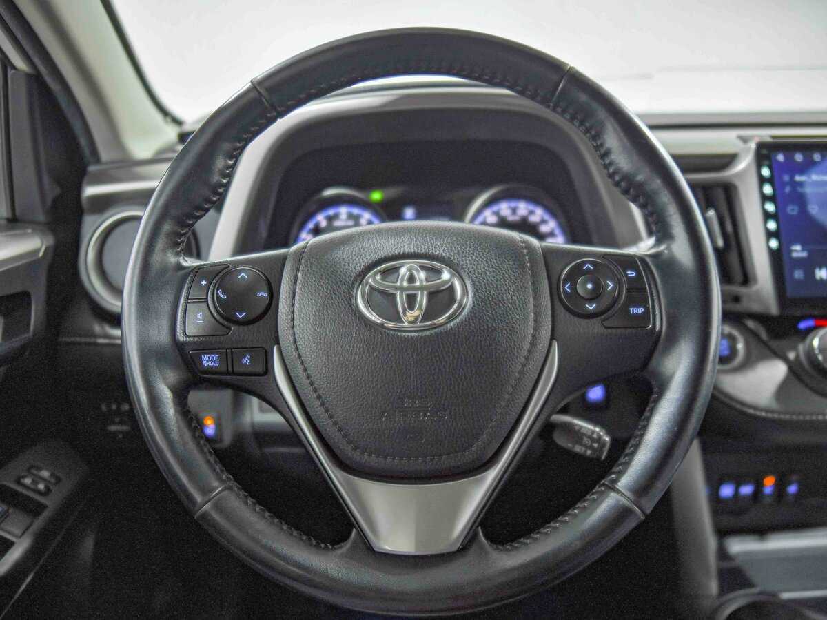 Купить Toyota RAV4 с пробегом. Фото: #7