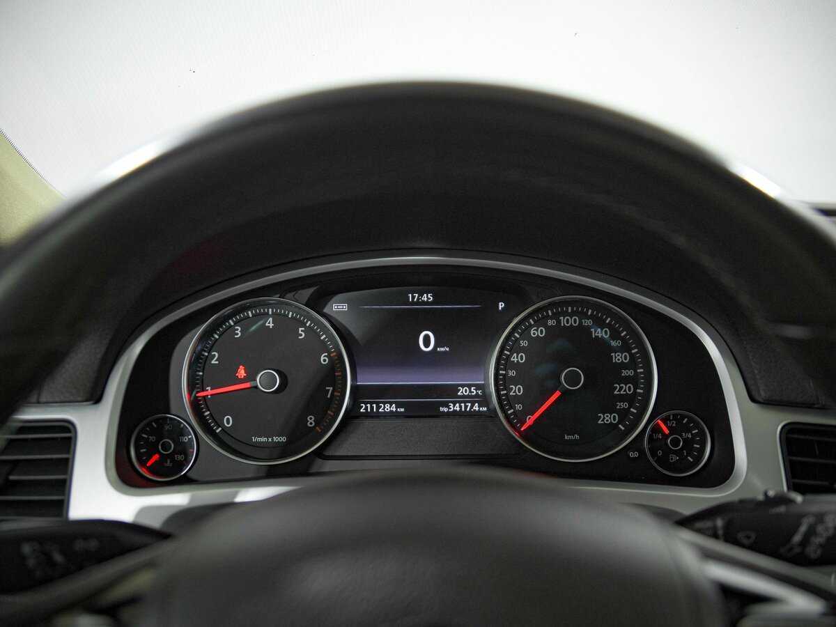 Купить Volkswagen Touareg с пробегом. Фото: #6